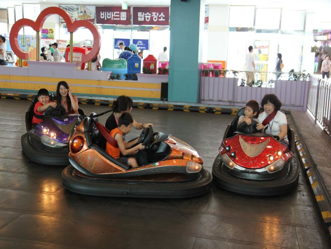 Automóveis de amortecedores de metal para adultos adaptados para crianças Parque de jogos interior Parque de jogos público comercial ao ar livre