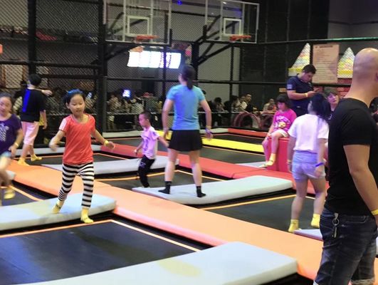 Parque de Trampolins Indoor Outdoor Rides Bounce Trampolins
